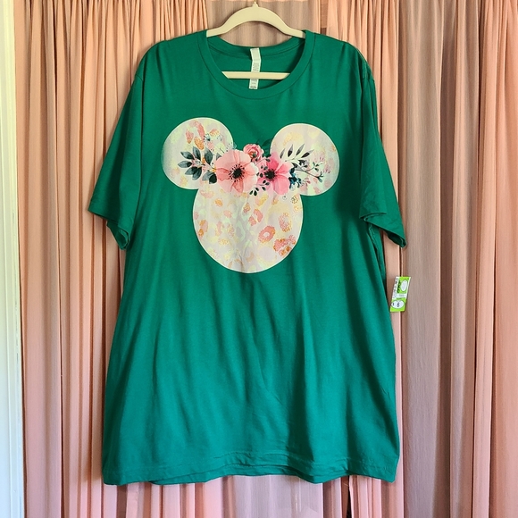 Bella Canvas Tops - Minnie mouse graphic tee